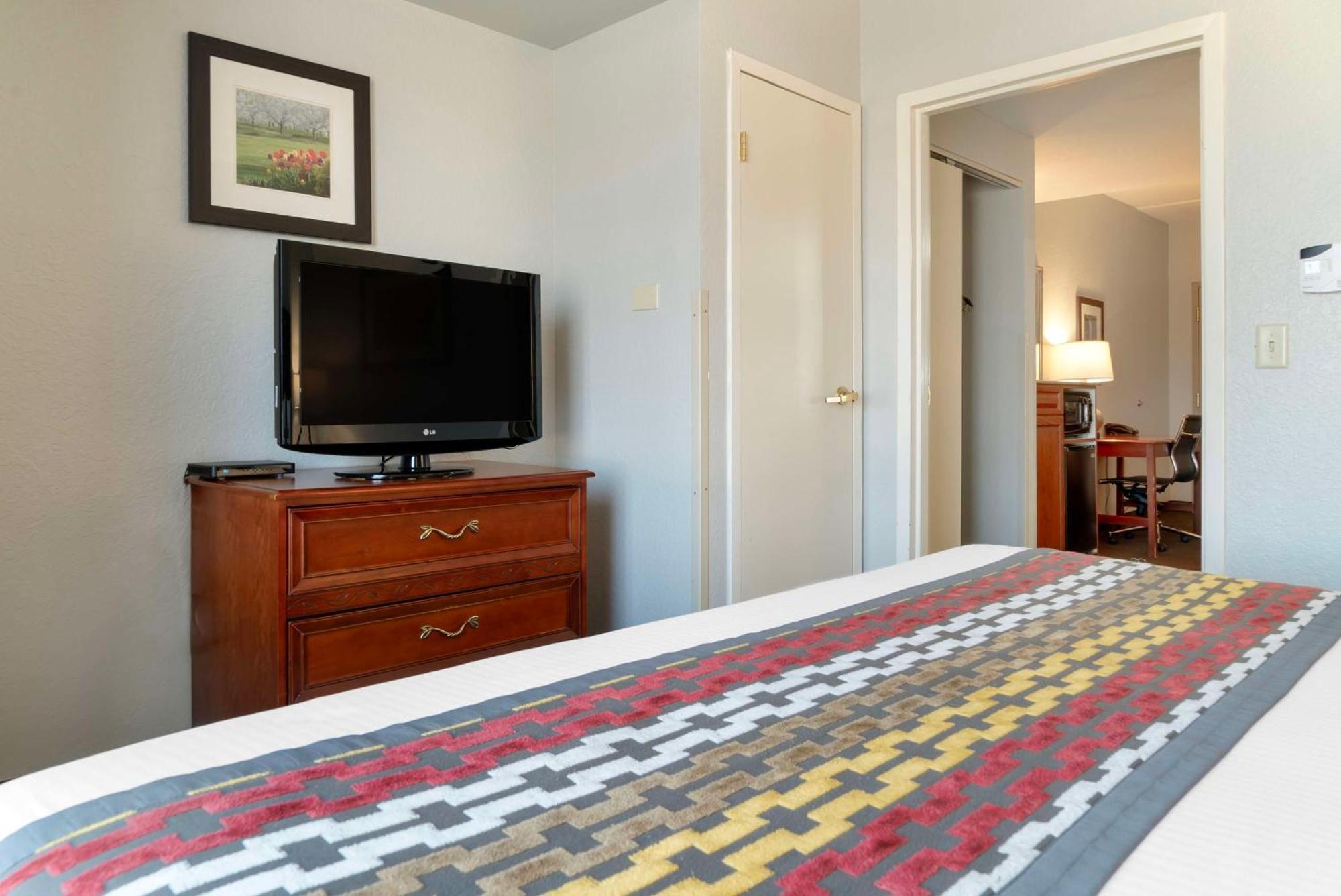 Western Executive & Hotel