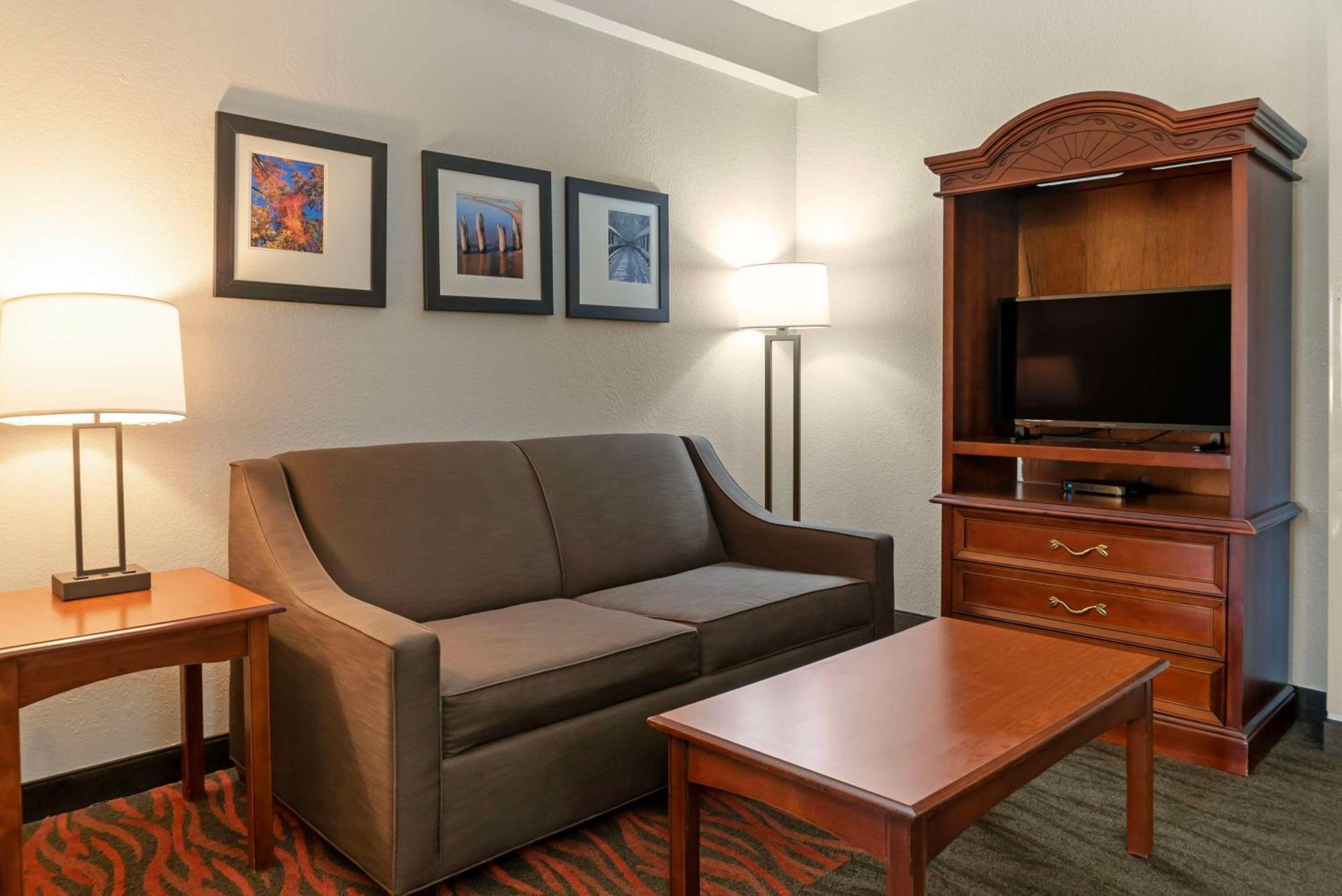 Hotel Western Executive & Wyoming